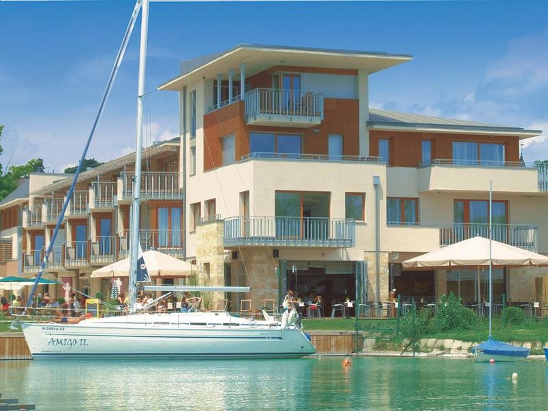 Silverine Lake Resort