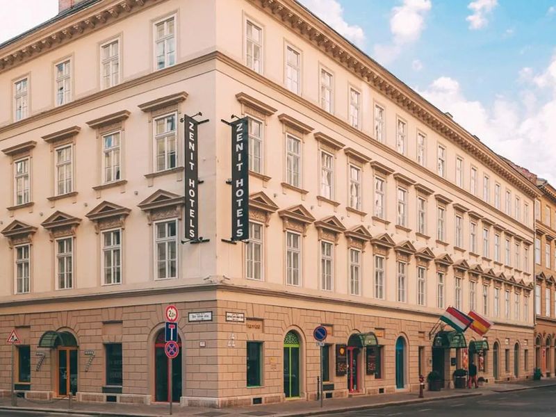 Zenit Budapest Palace 4*