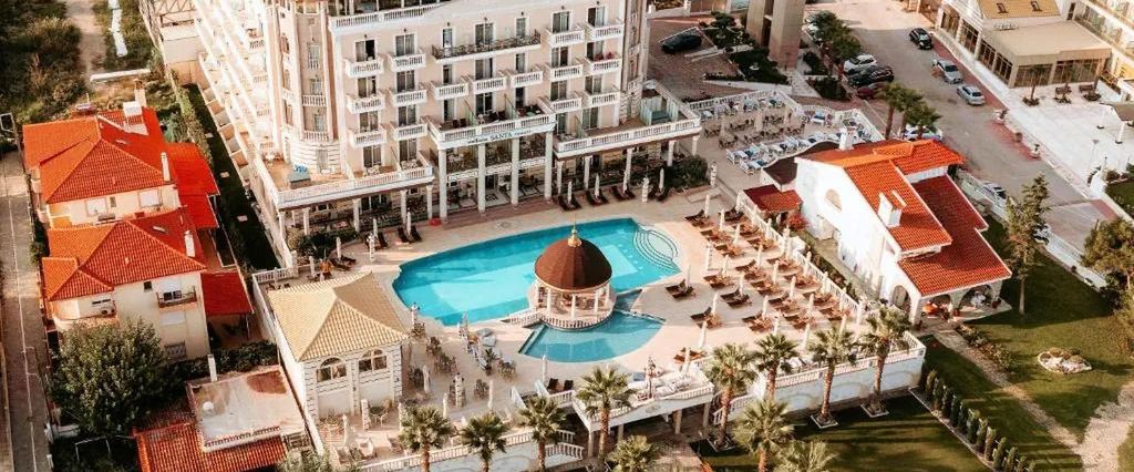 basen, teren hotelu, obiekt