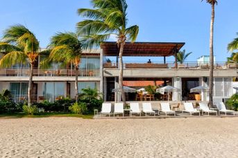 Macanao Lodge By LD
