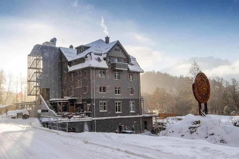 teren hotelu, budynek główny, obiekt