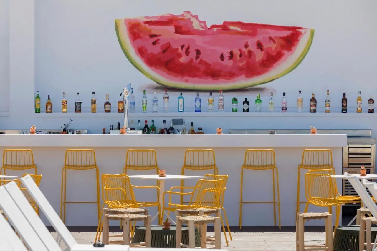 teren hotelu, drink bar