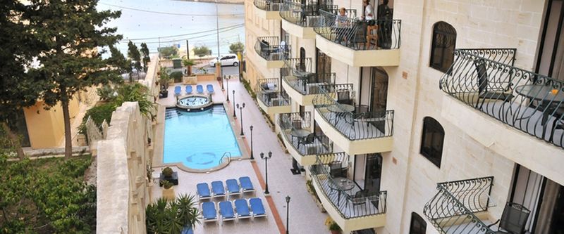 obiekt, teren hotelu, basen