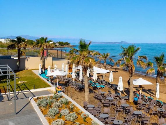 teren hotelu, restauracja, plaża
