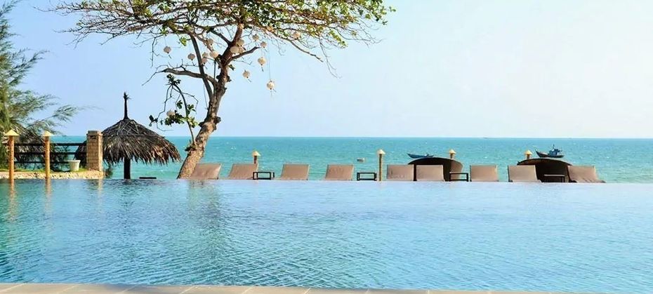 Aroma Beach Resort and Spa