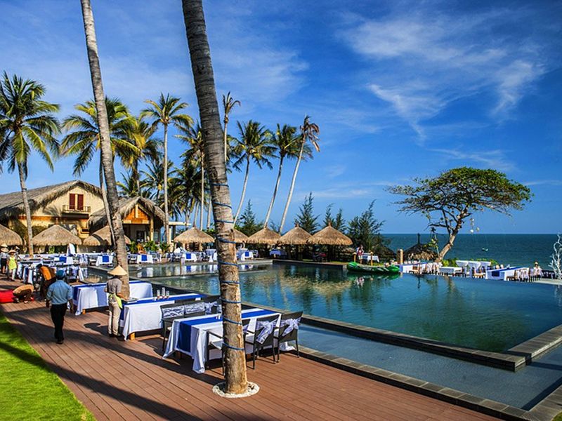 Aroma Beach Resort and Spa