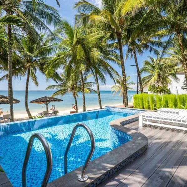 L Azure Resort & Spa
