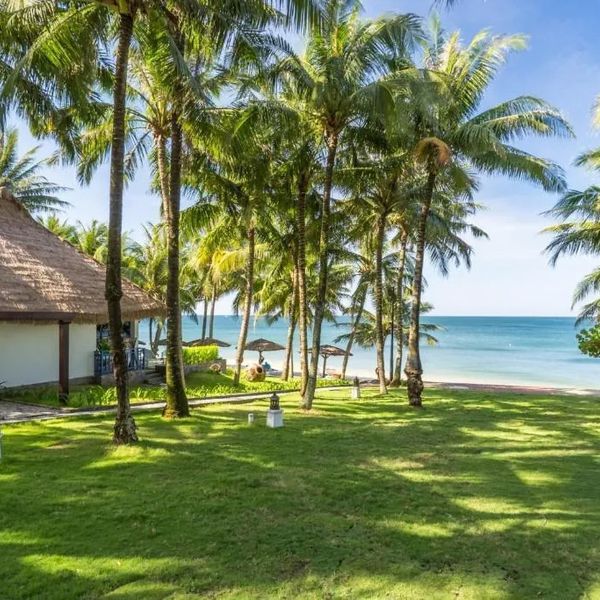L Azure Resort & Spa