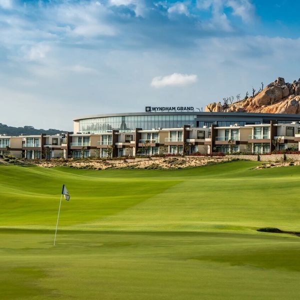 Hotel Wyndham Grand KN Paradise w Wietnam (Wybrzeże Morza Południowochińskiego) - oferta last minute