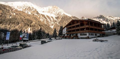 budynek główny, obiekt