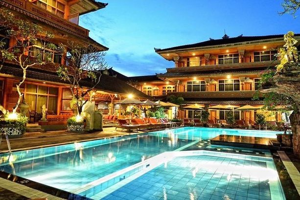 obiekt, teren hotelu, basen