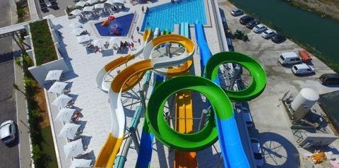 basen, aquapark, zjeżdżalnia