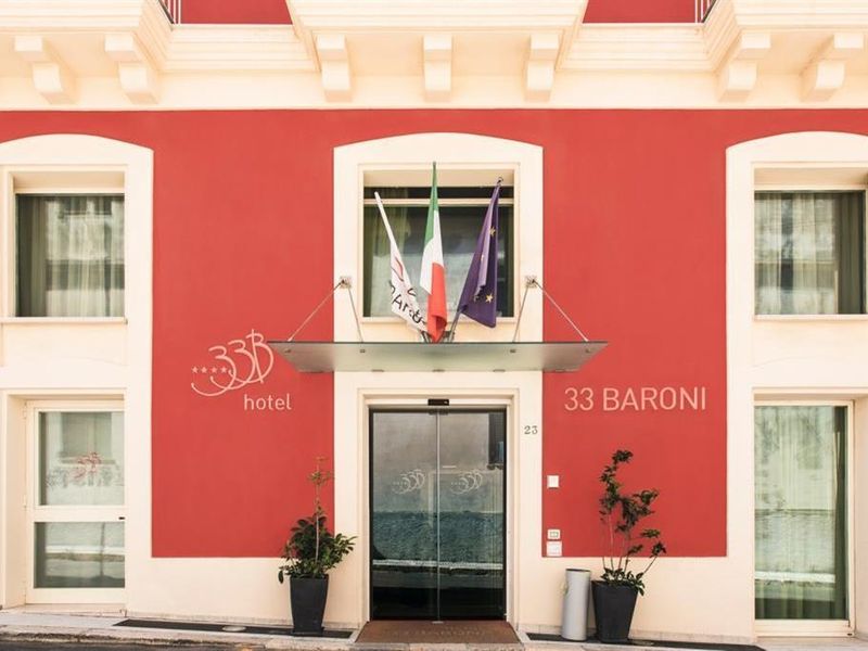 33 Baroni & Palazzo Piro