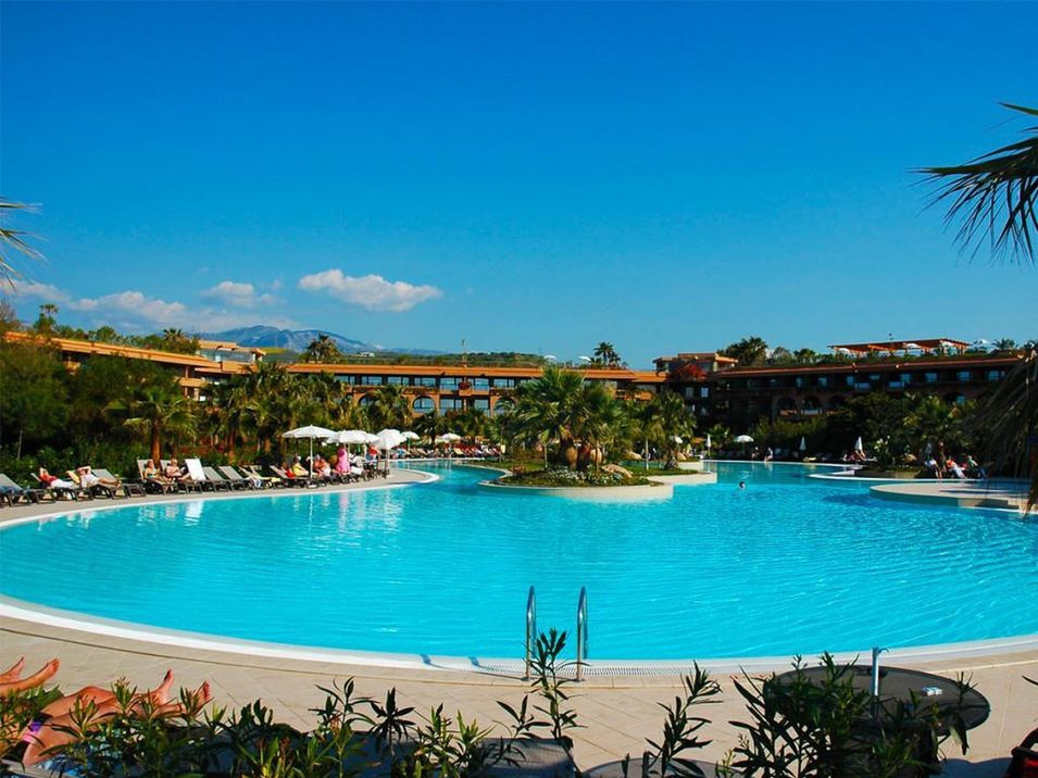obiekt, teren hotelu, basen