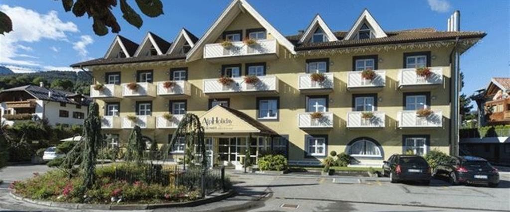 obiekt, budynek główny, teren hotelu