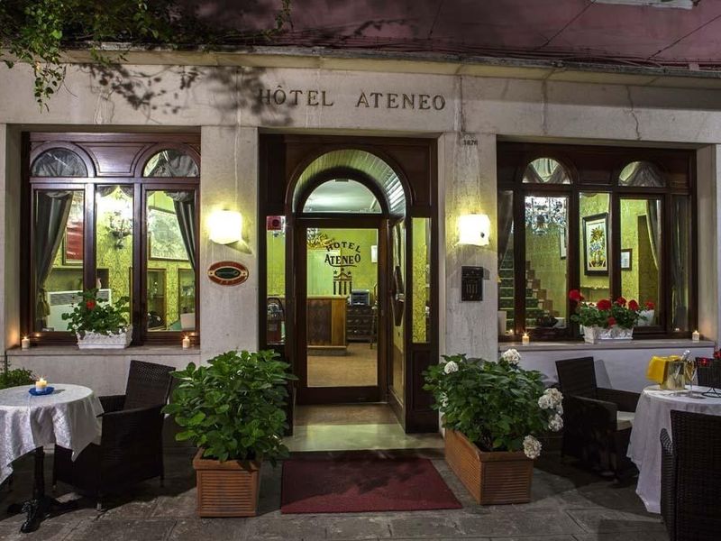 Ateneo 3*