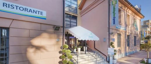 B&B Roma Tuscolana San Giovanni (ex Holiday Inn Express Rome San Giovanni)