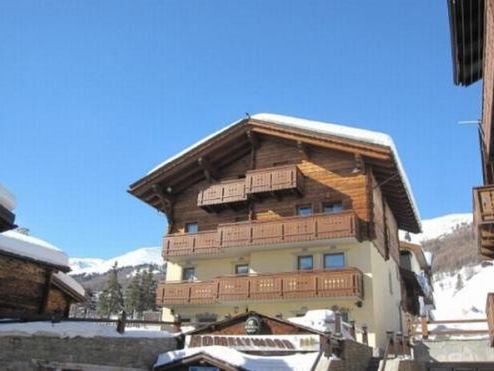 Baita Roby Residence