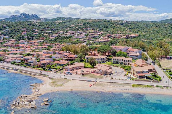 Blu Laconia Village