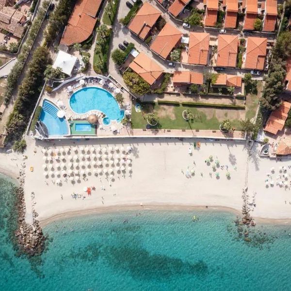 Cala Petrosa Resort