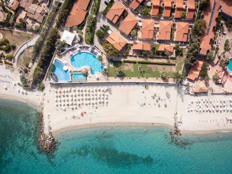 Cala Petrosa Resort