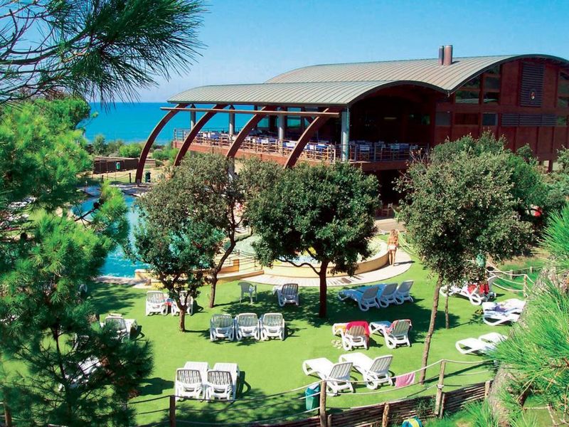 Canado Club Family Village