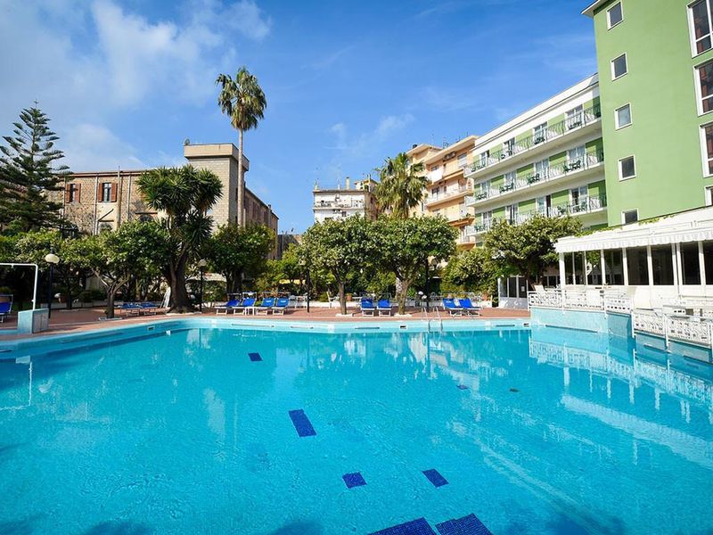 Carlton International