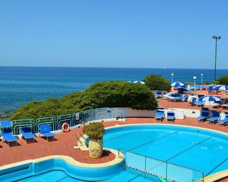Carlton  Riviera