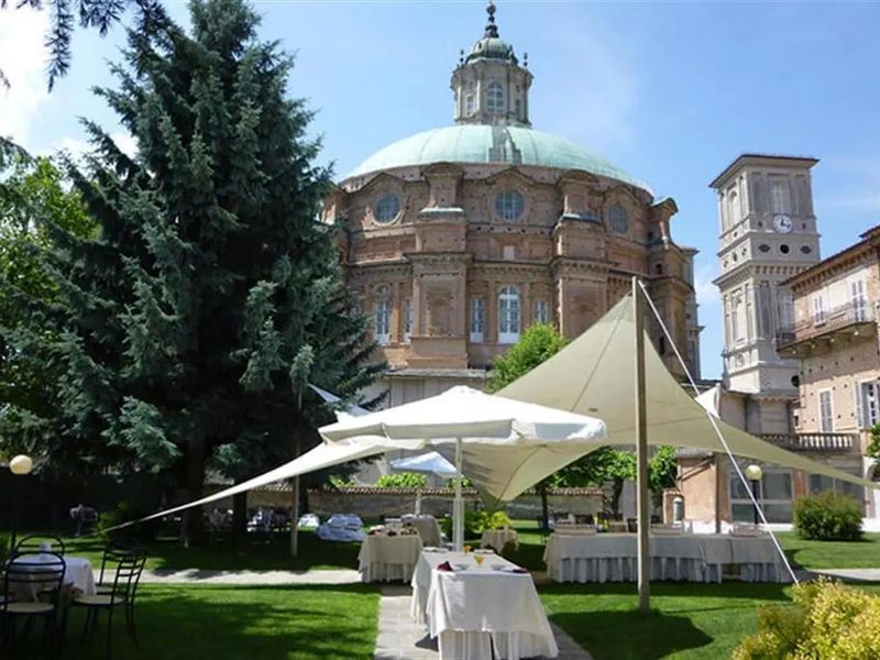 Casa Regina Montis Regalis