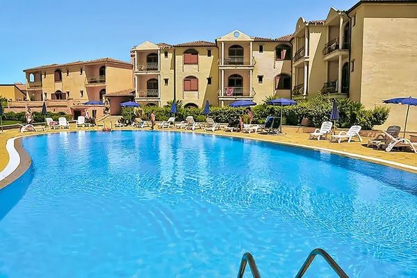 Club Esse Posada Beach Resort Palau