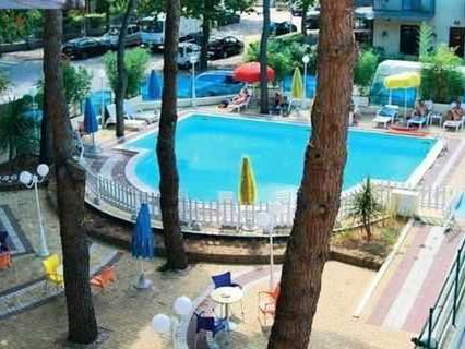 Corona 3*
