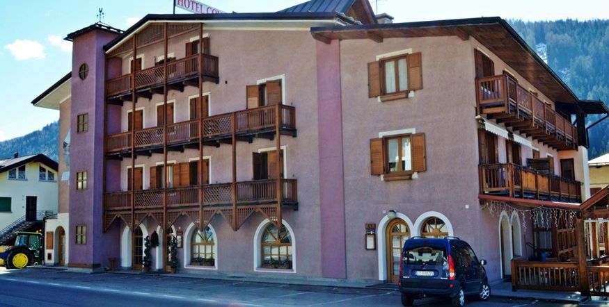 obiekt, budynek główny, teren hotelu