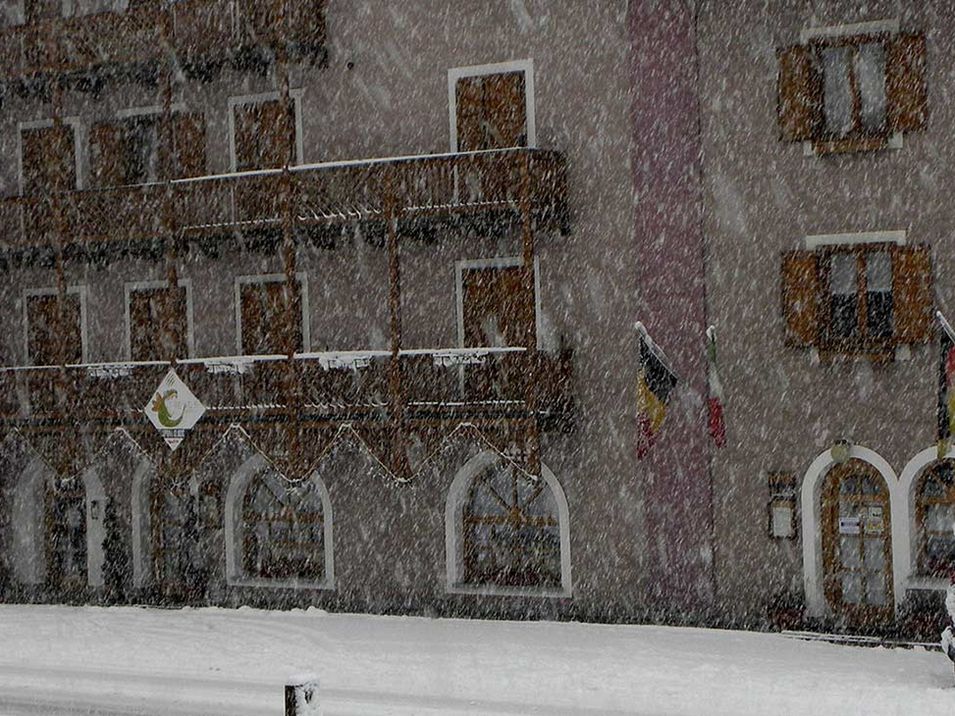 obiekt, budynek główny, teren hotelu