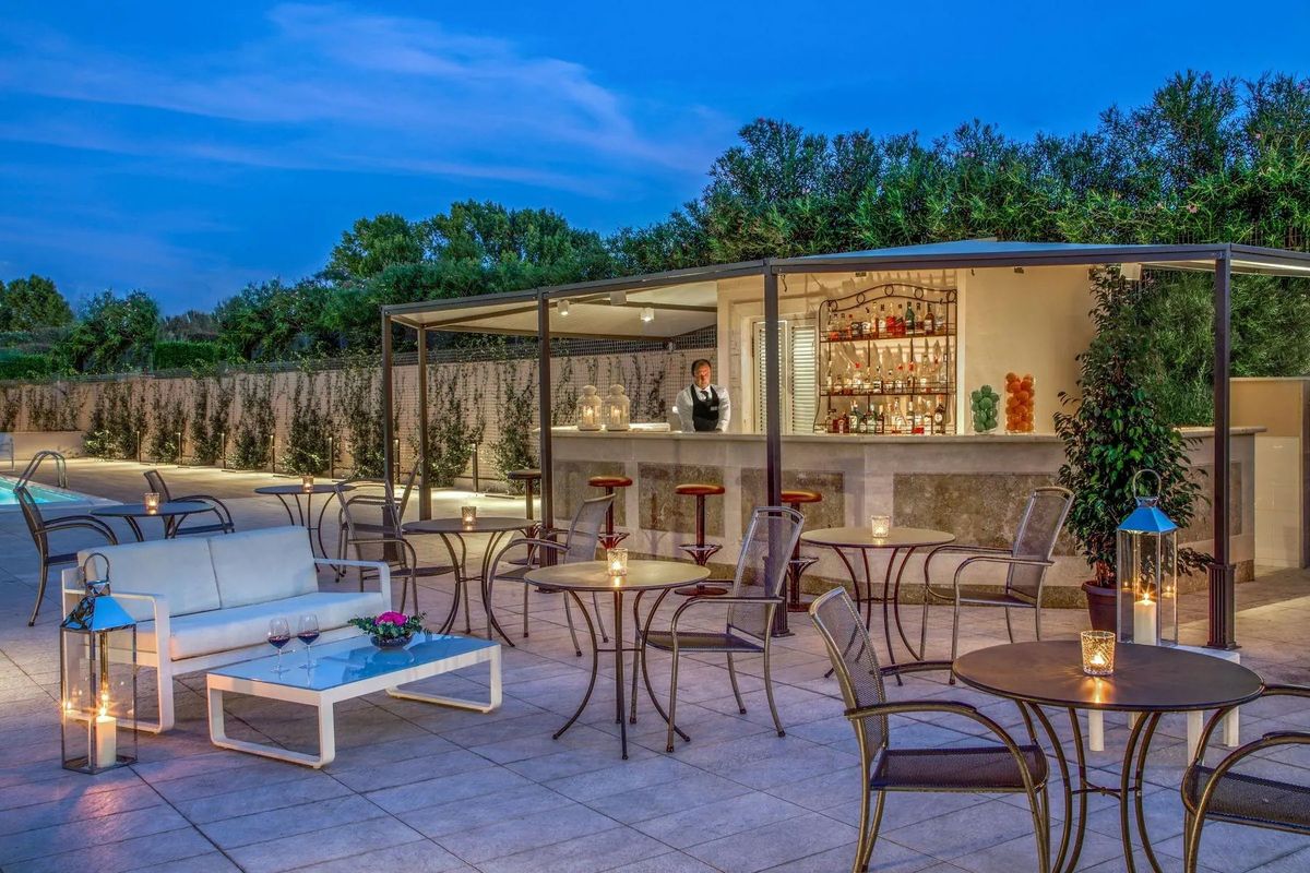 Cristoforo Colombo - pool bar