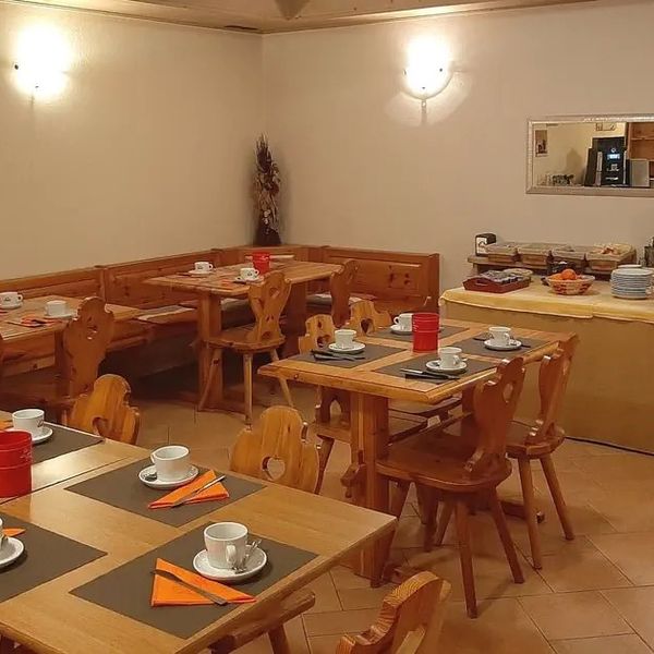 Garni Caravasc