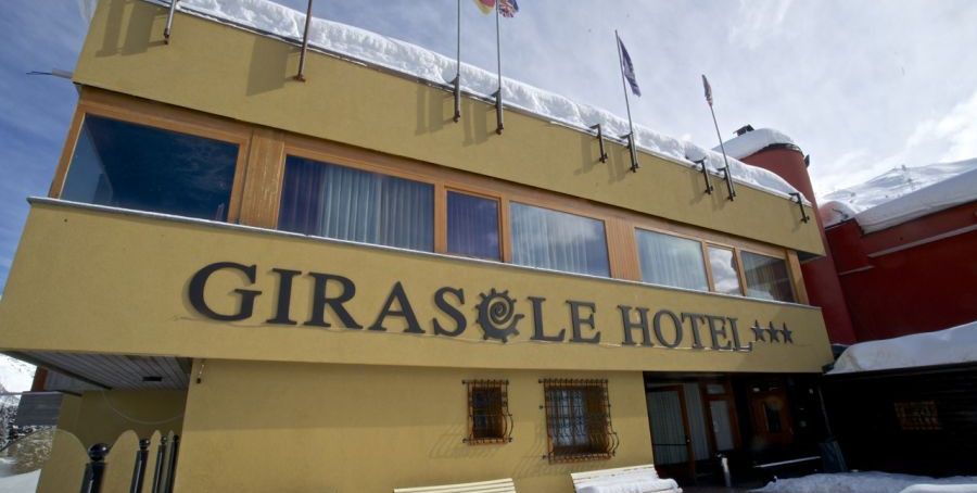 obiekt, budynek główny, teren hotelu