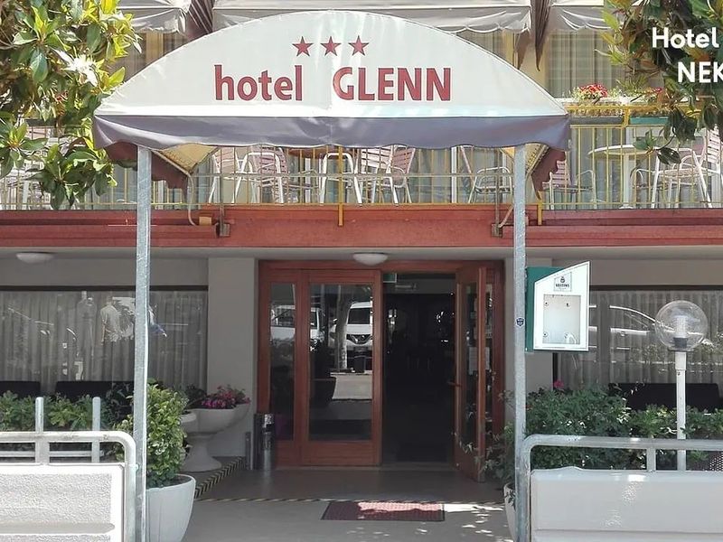 Glenn 3*