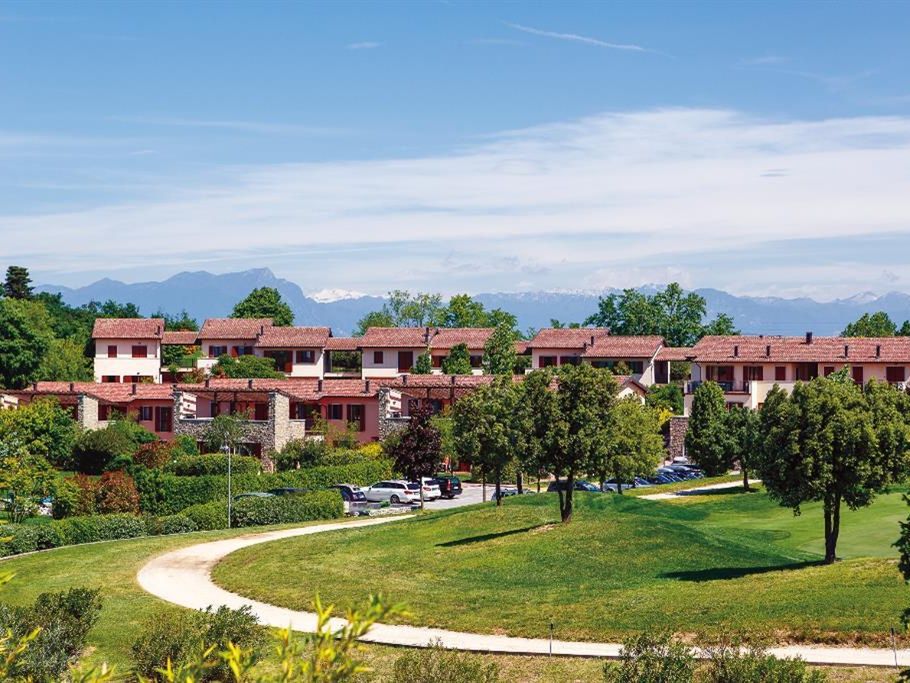 obiekt, teren hotelu
