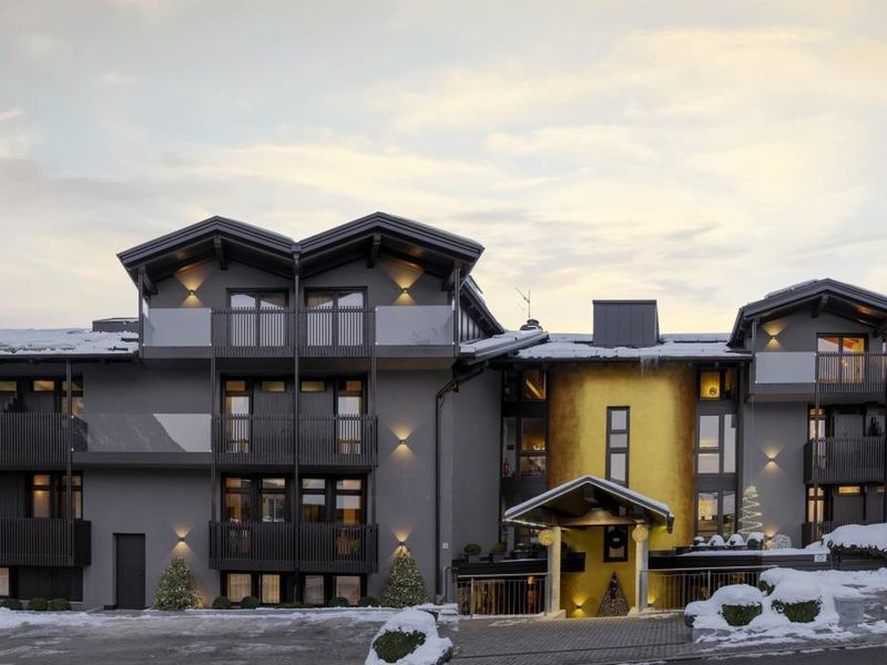 Holiday (Monclassico)