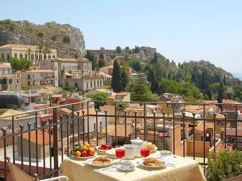 Isabella (Taormina) 3*