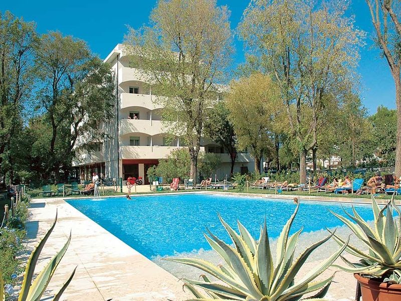 La Pergola 3*