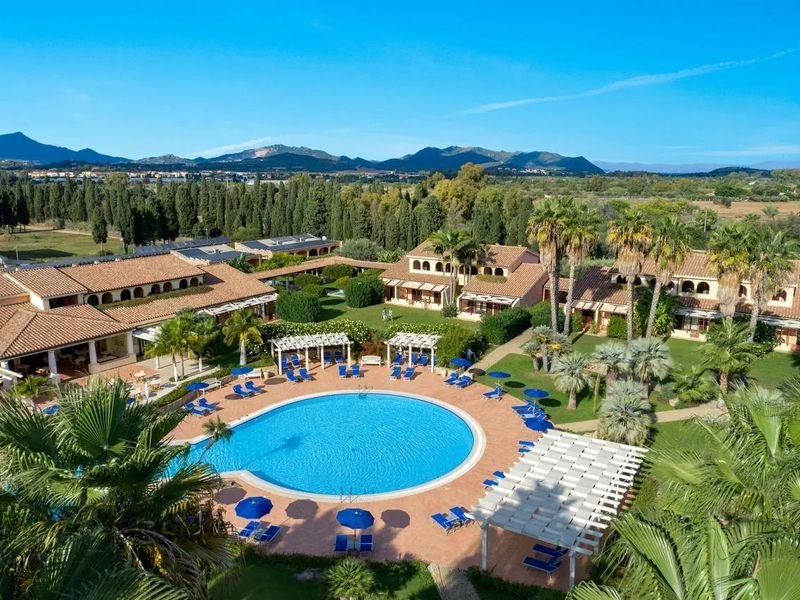 Lantana Resort 4*