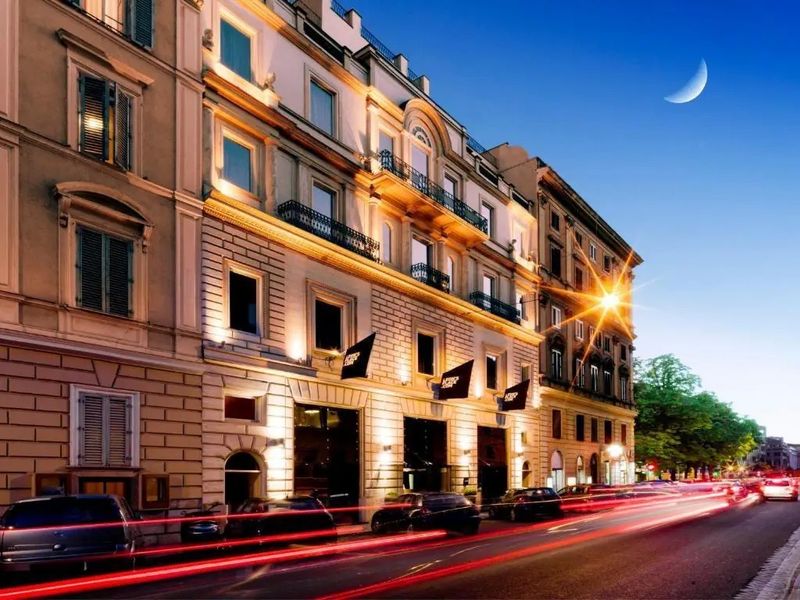 Leon's Place 4*