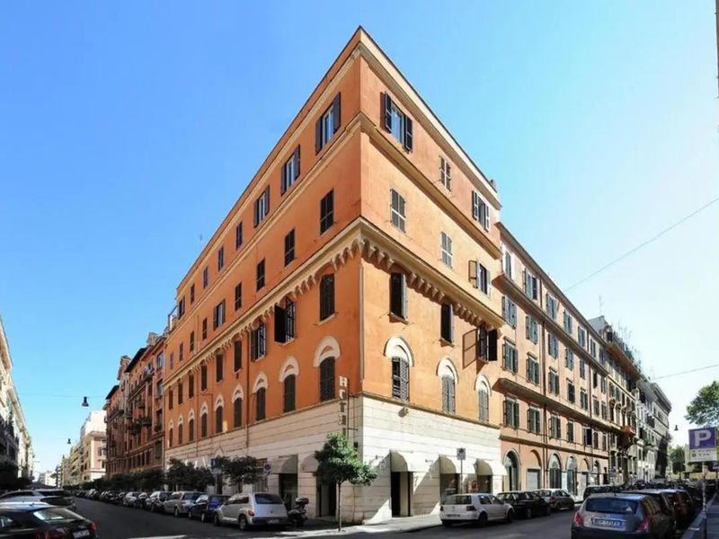 LH Lloyd Roma 3*