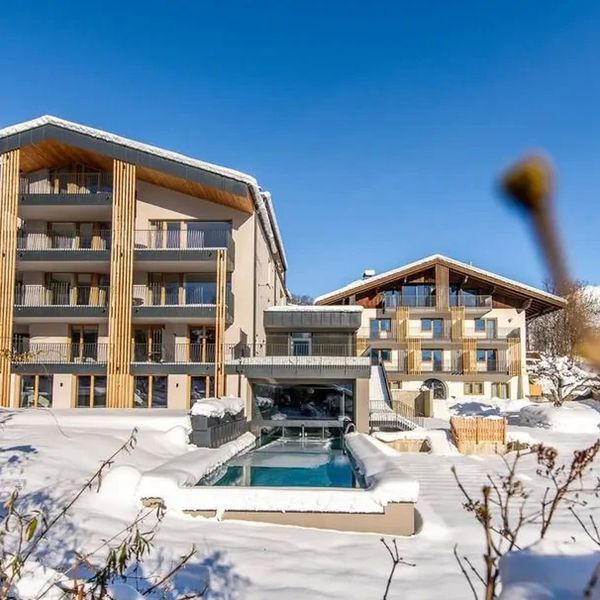 Maraias Luxury Suites & Apartments