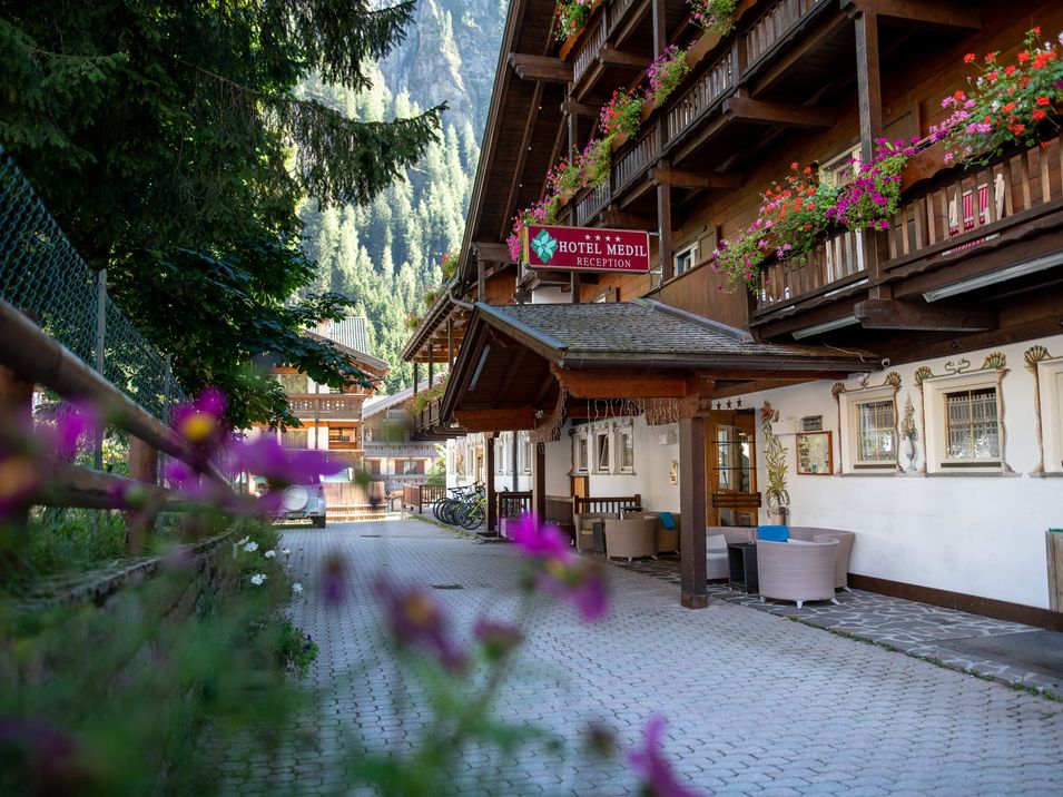 obiekt, teren hotelu