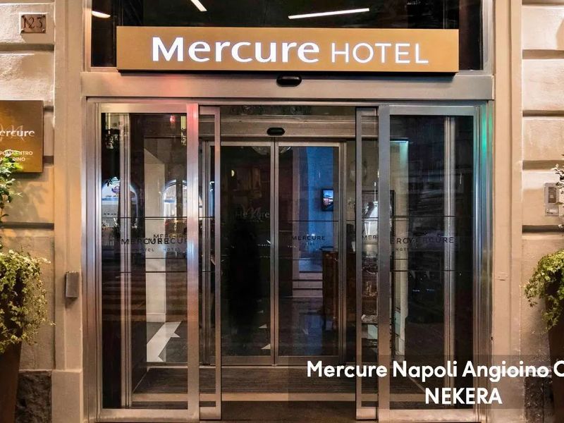 Mercure Napoli Angioino Centro 4*