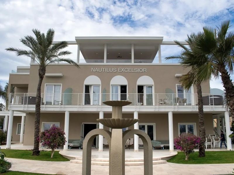 Nautilus Excelsior