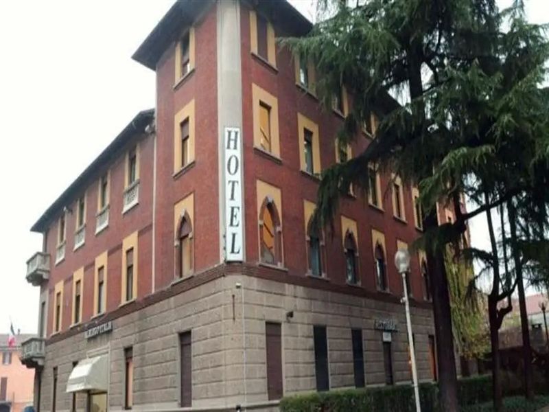 Nuovo Albergo Italia 4*