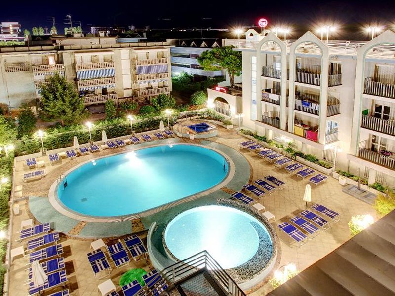 Palace 4*